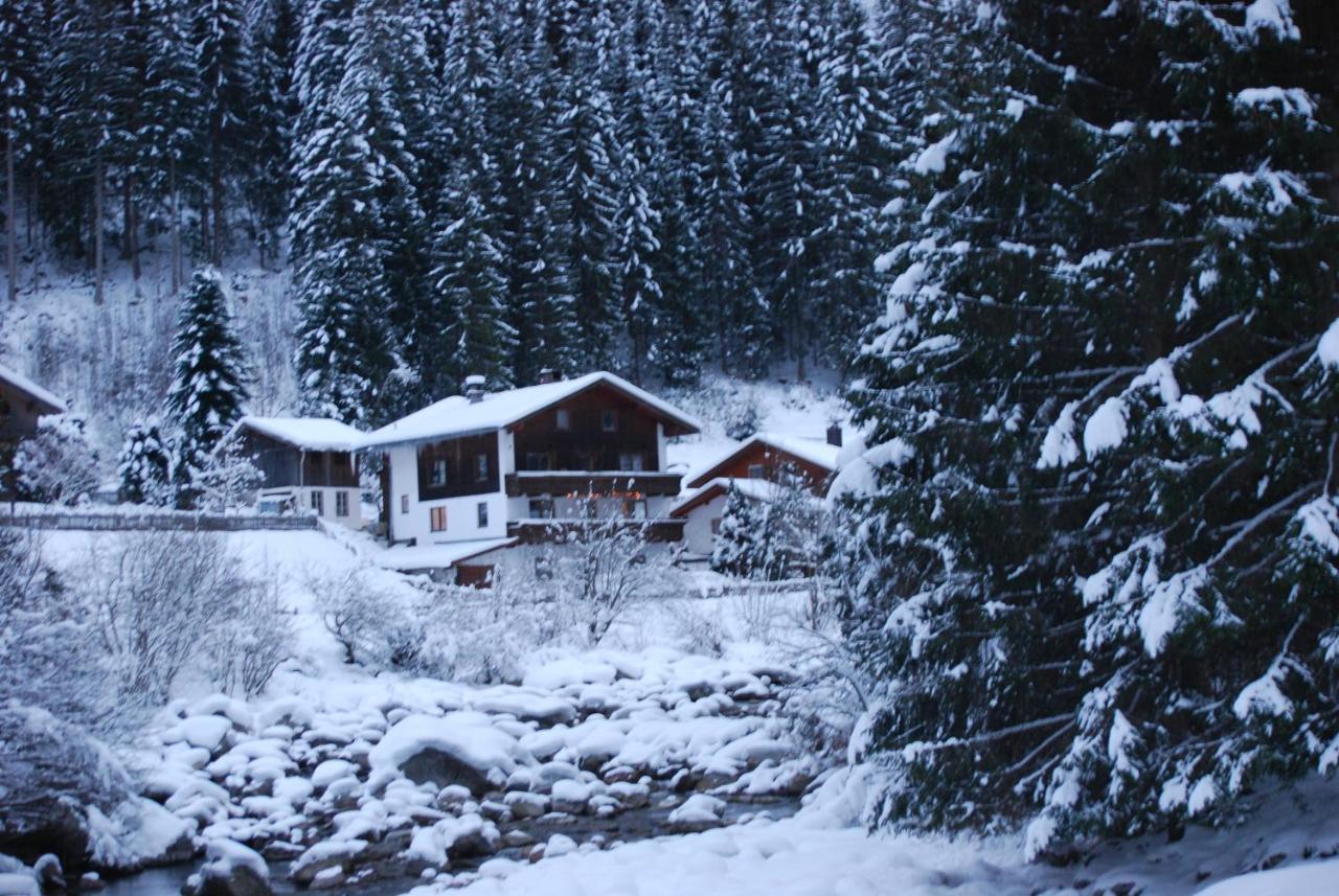 Ostello Backyard Mountain Mayrhofen Esterno foto